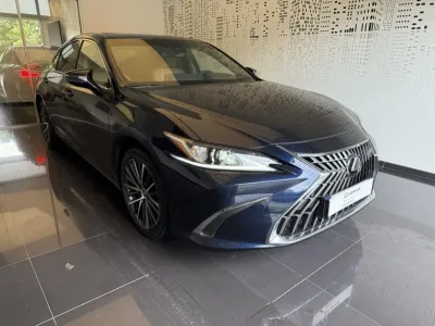 LEXUS ES 300h Luxe MY25 occasion 2024 - Photo 3