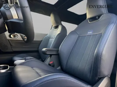 MINI Cooper 3 Portes S 204ch Favoured DKG7 occasion 2024 - Photo 4