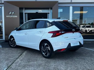 HYUNDAI i20 1.0 T-GDi 100ch Hybrid Intuitive occasion 2021 - Photo 4