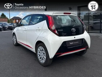 TOYOTA Aygo 1.0 VVT-i 72ch x-play 5p MY20 occasion 2021 - Photo 2