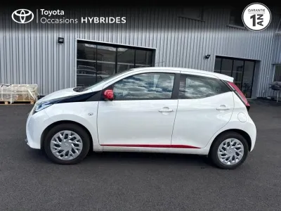 TOYOTA Aygo 1.0 VVT-i 72ch x-play 5p MY20 occasion 2021 - Photo 3