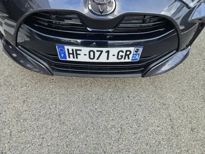 TOYOTA Yaris 116h Design 5p MY25 occasion 2025 - Photo 2