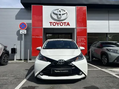 TOYOTA Aygo 1.0 VVT-i 69ch x-play x-shift 5p occasion 2015 - Photo 2