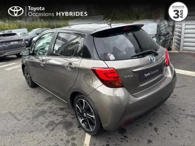 TOYOTA Yaris HSD 100h Collection 5p occasion 2016 - Photo 2