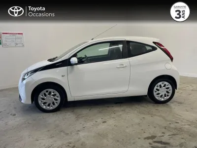 TOYOTA Aygo 1.0 VVT-i 72ch x-play 3p occasion 2019 - Photo 3