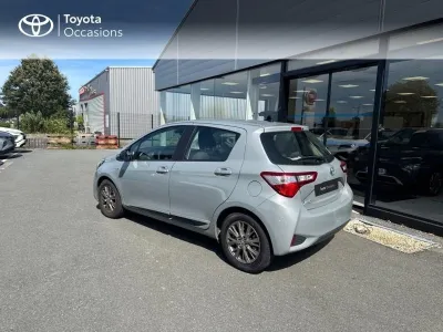 TOYOTA Yaris 100h Dynamic 5p occasion 2019 - Photo 2