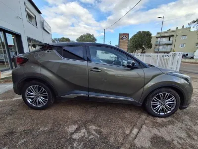 TOYOTA C-HR 184h Distinctive 2WD E-CVT MY22 occasion 2022 - Photo 4