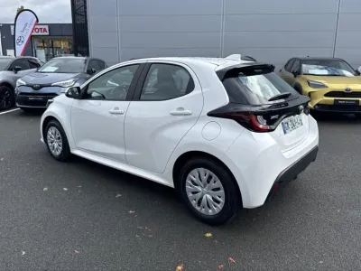 TOYOTA Yaris 116h Dynamic 5p MY22 occasion 2022 - Photo 2