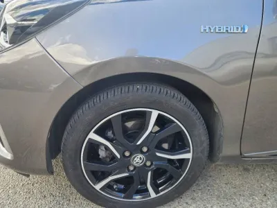 TOYOTA Yaris HSD 100h Collection 5p occasion 2017 - Photo 4