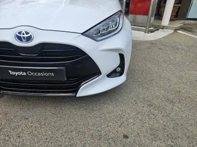 TOYOTA Yaris 116h Collection 5p MY22 occasion 2022 - Photo 2