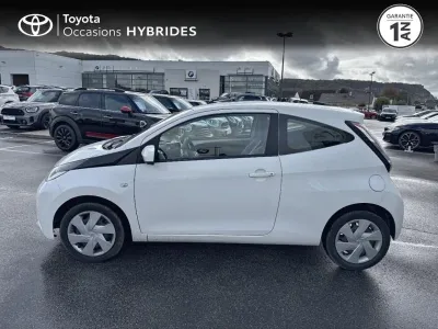 TOYOTA Aygo 1.0 VVT-i 72ch x-play 3p occasion 2018 - Photo 3