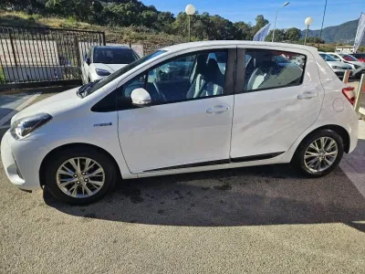 TOYOTA Yaris 100h Dynamic 5p occasion 2017 - Photo 4