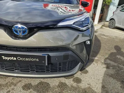 TOYOTA C-HR 184h Distinctive 2WD E-CVT MY22 occasion 2022 - Photo 2