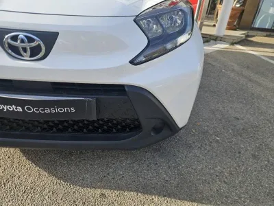 TOYOTA Aygo X 1.0 VVT-i 72ch Dynamic occasion 2022 - Photo 2