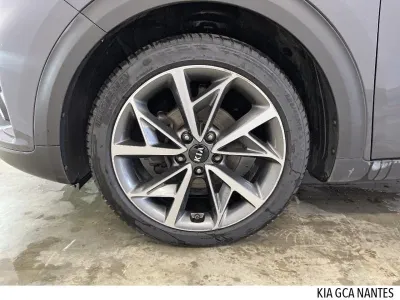 KIA Niro 1.6 GDi 105ch ISG + électrique 43.5ch Premium DCT6 occasion 2021 - Photo 4