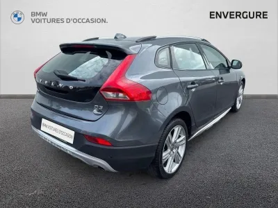 VOLVO V40 Cross Country D3 150ch Start&Stop Summum Geartronic occasion 2014 - Photo 2
