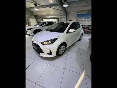 TOYOTA Yaris 116h Dynamic 5p MY22 occasion 2023 - Photo 2