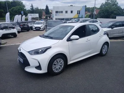 TOYOTA Yaris 116h Dynamic Business 5p + Programme Beyond Zero Academy MY22 occasion 2023 - Photo 2