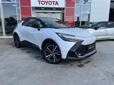 TOYOTA C-HR 1.8 Hybride 140ch Collection NG23 occasion 2024 - Photo 2