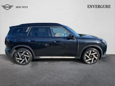 MINI Countryman C 170ch Favoured DKG7 occasion 2024 - Photo 2