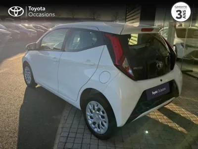 TOYOTA Aygo 1.0 VVT-i 72ch x-play 5p MY20 occasion 2021 - Photo 2