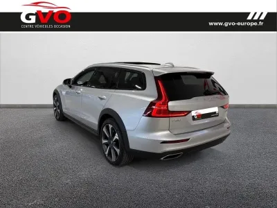 VOLVO V60 Cross Country B4 AWD 197ch Pro Geartronic occasion 2021 - Photo 2