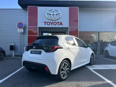 TOYOTA Yaris 116h Design 5p MY22 occasion 2023 - Photo 4