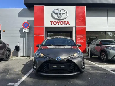 TOYOTA Yaris 100h Dynamic 5p RC18 occasion 2018 - Photo 2