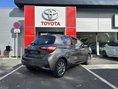 TOYOTA Yaris 100h Dynamic 5p RC18 occasion 2018 - Photo 4