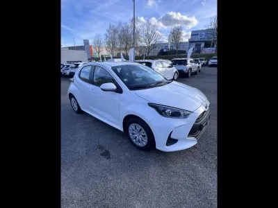TOYOTA Yaris 116h Dynamic 5p MY22 occasion 2023 - Photo 2