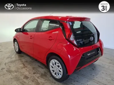 TOYOTA Aygo 1.0 VVT-i 72ch x-play 5p MY21 occasion 2022 - Photo 2