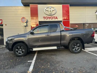 TOYOTA Hilux 2.4 D-4D X-Tra Cabine Légende 4WD RC21 occasion 2022 - Photo 4