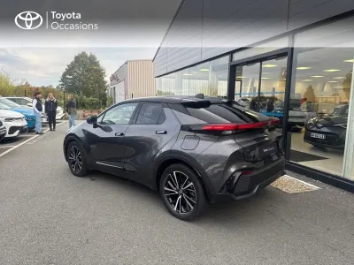TOYOTA C-HR 1.8 Hybride 140ch Collection NG23 occasion 2024 - Photo 2