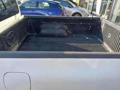 TOYOTA Hilux 2.4 D-4D 150ch X-Tra Cabine Légende 4WD RC19 occasion 2019 - Photo 4