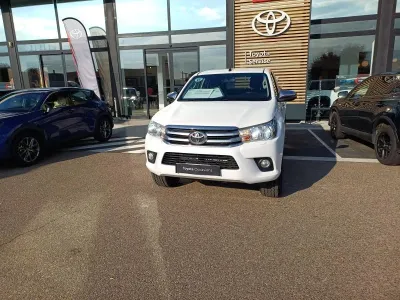 TOYOTA Hilux 2.4 D-4D 150ch X-Tra Cabine Légende 4WD RC19 occasion 2019 - Photo 1