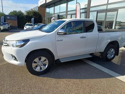 TOYOTA Hilux 2.4 D-4D 150ch X-Tra Cabine Légende 4WD RC19 occasion 2019 - Photo 3