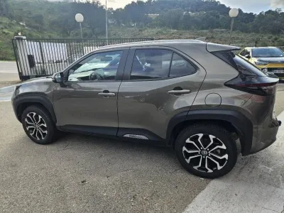 TOYOTA Yaris Cross 116h Design AWD-i MY21 occasion 2022 - Photo 3