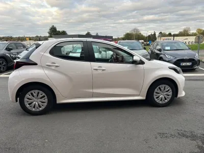 TOYOTA Yaris 116h Dynamic 5p MY22 occasion 2023 - Photo 4