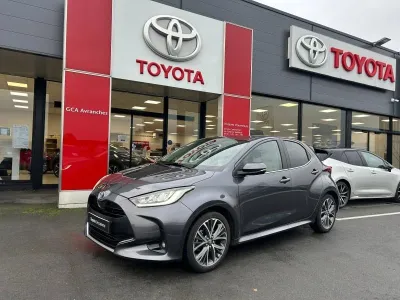 TOYOTA Yaris 116h Iconic 5p MY22 occasion 2023 - Photo 1