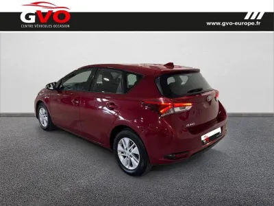 TOYOTA Auris HSD 136h Tendance RC18 occasion 2018 - Photo 2