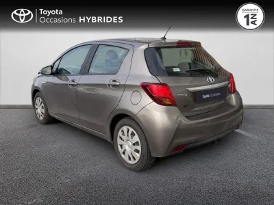 TOYOTA Yaris HSD 100h Business 5p occasion 2016 - Photo 2