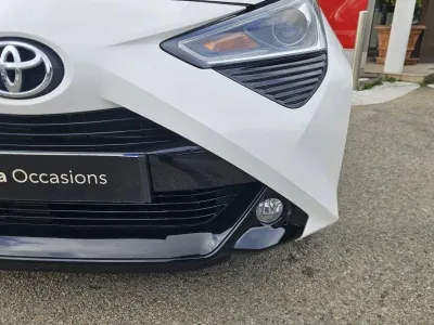 TOYOTA Aygo 1.0 VVT-i 72ch x-night 5p MY21 occasion 2021 - Photo 4