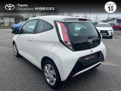 TOYOTA Aygo 1.0 VVT-i 69ch x-play 3p occasion 2016 - Photo 2
