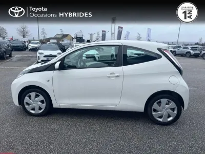 TOYOTA Aygo 1.0 VVT-i 69ch x-play 3p occasion 2016 - Photo 3