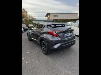 TOYOTA C-HR 122h Edition 2WD E-CVT RC18 occasion 2018 - Photo 2