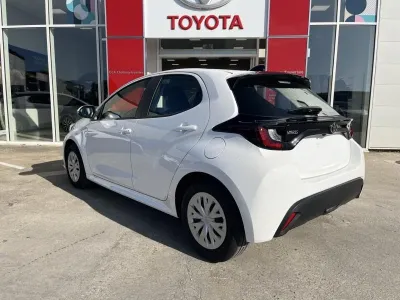 TOYOTA Yaris 116h Dynamic Business + Programme Toyota Experience 5p MC24 occasion 2025 - Photo 4