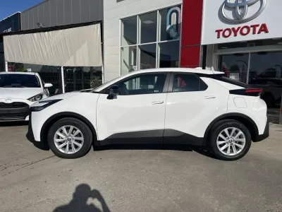 TOYOTA C-HR 1.8 Hybride 140ch Dynamic Business NG23 occasion 2025 - Photo 4