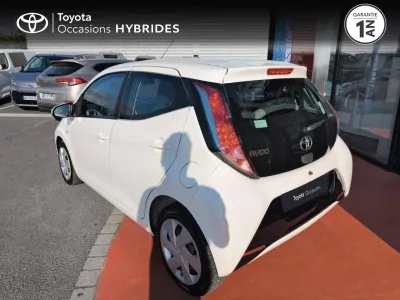 TOYOTA Aygo 1.0 VVT-i 69ch x-play 5p occasion 2017 - Photo 2