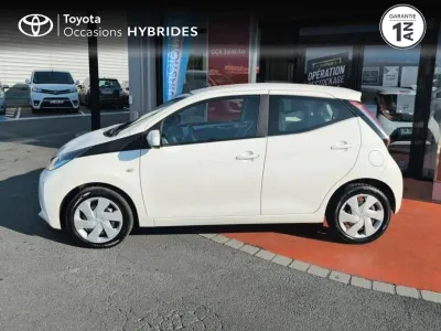 TOYOTA Aygo 1.0 VVT-i 69ch x-play 5p occasion 2017 - Photo 3