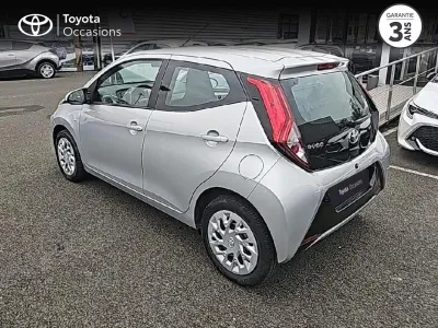 TOYOTA Aygo 1.0 VVT-i 72ch x-play 5p MY20 occasion 2021 - Photo 2